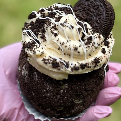 Oreo Crunch Cheesecake Stuffed Apple