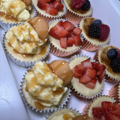 Mini Cheesecakes (Dozen) 
