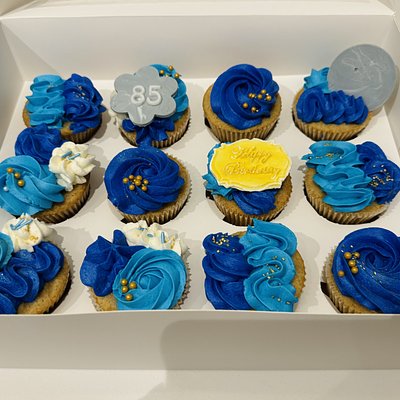 Customized cupcakes 12 
