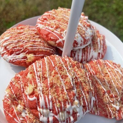 Strawberry Cheesecake Cookie Dozen