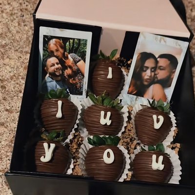 Gift Box With Berries 