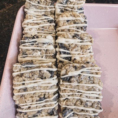 Cookies & Cream Krispies (16 pc.) 