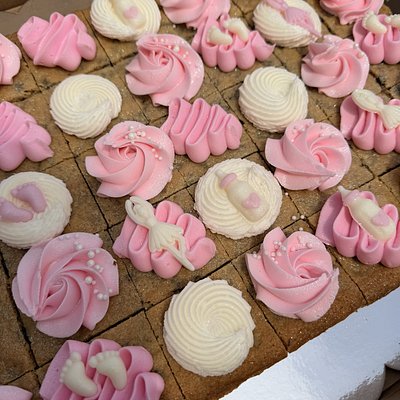 Precut Cookie Cake