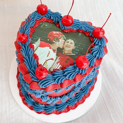 2 Layer Round & Heart Cakes 