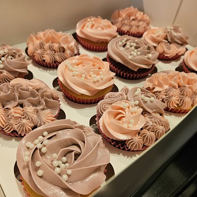 Vanilla cupcakes 🧁, dozen