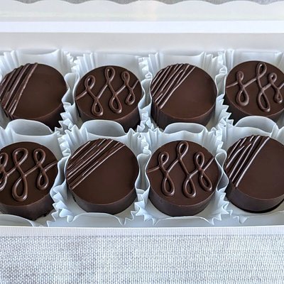  12 Regular Size Bakeshop Bites - Classic Decoration 