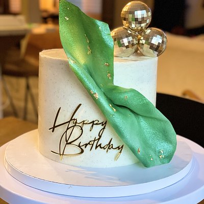 Custom Cakes