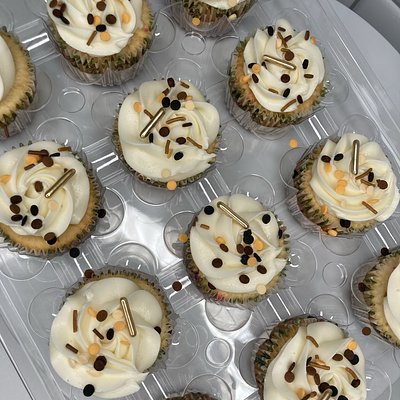 Cupcakes (1 Dozen)