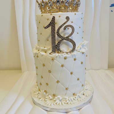 2 Tier birthday Cake