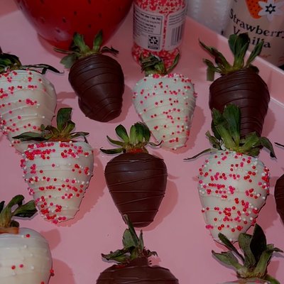 Simple Vday Dozen 🍓❤️