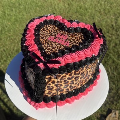 Custom Circle/Heart  Cake