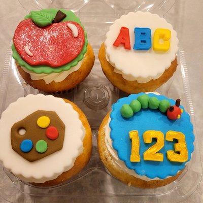 4 Pack Of Customizable Cupcakes/fondant Toppers
