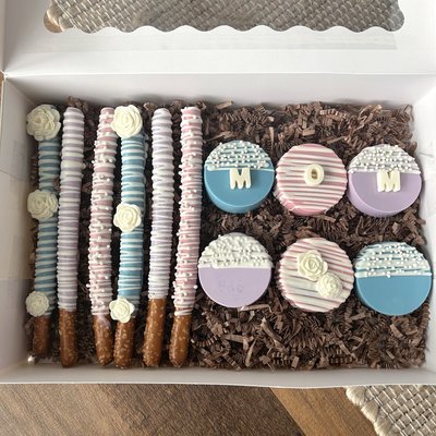 Chocolate Covered Pretzel Rods