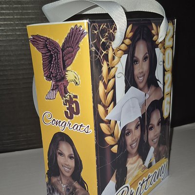 6  Personalized Gift Bags