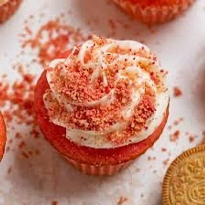 Strawberry  Crunch Cupcake