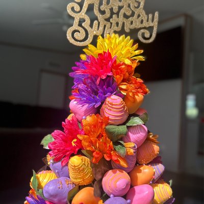 Strawberry Tower W/ Flowers