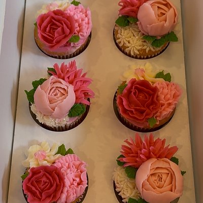 12 Standard size Floral Cupcakes