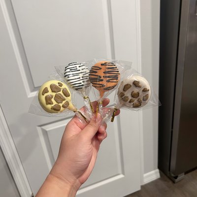 Custom Cake Pucks