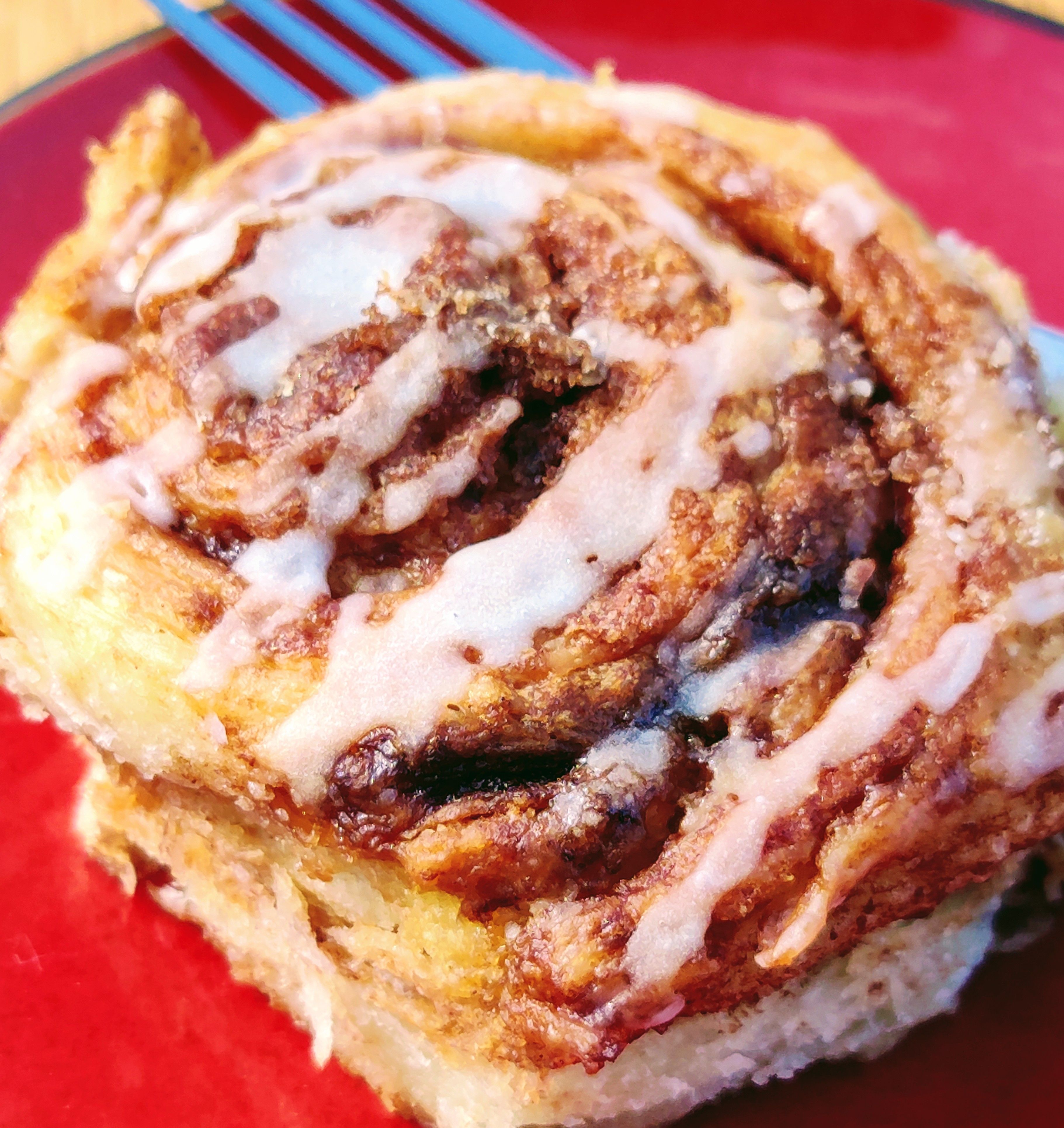 Classic Sourdough Cinnamon Rolls Glazed -4 Count