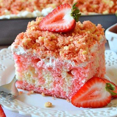 Strawberry Crunch Cake