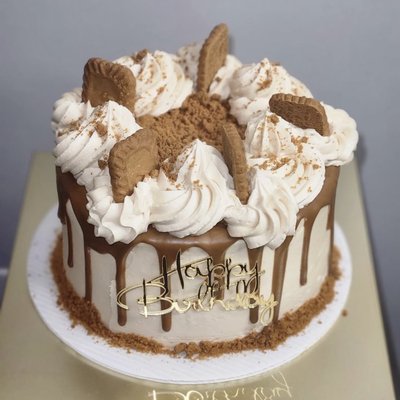 Biscoff drip cake 
