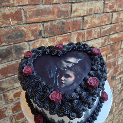 Twilight Heart Cake (10"2 Layer) 