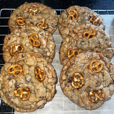 $1 OFF- Kitchen Sink Cookie 1-Count
