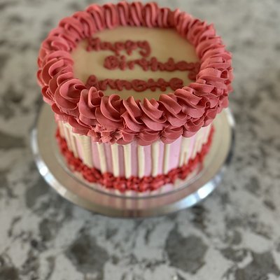 Vanilla Cake With Raspberry Filling