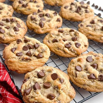 12 CT Chocolate Chip Cookies 