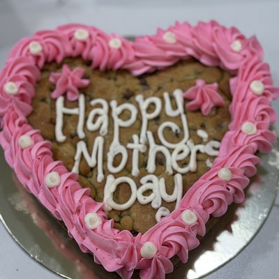 Small Cookie Cake- Feeds 8-10 