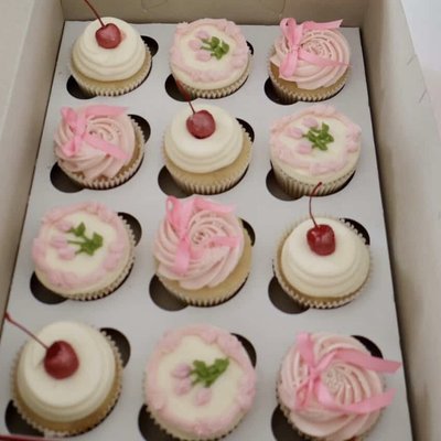 Custom Cupcakes 