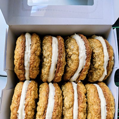 8 Pack  Anchor For The Soul Oatmeal Creme Pies