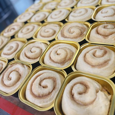 1 Dozen Pre Packaged Regular Jumbo Cinnamon Rolls