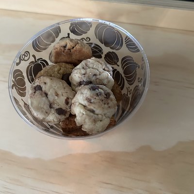 Mini chocolate chip Cookie Bites 6ct