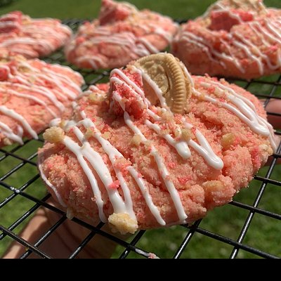 Strawberry Crunch Cookies