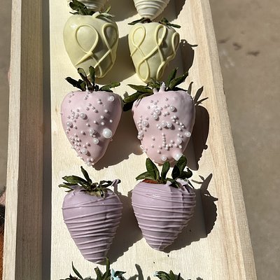Chocolate Covered Strawberries - Simple Design