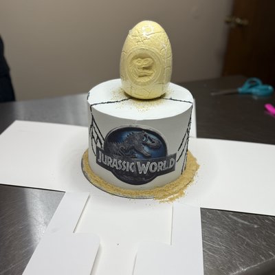 Jurassic World Cake & Cupcake Combo 