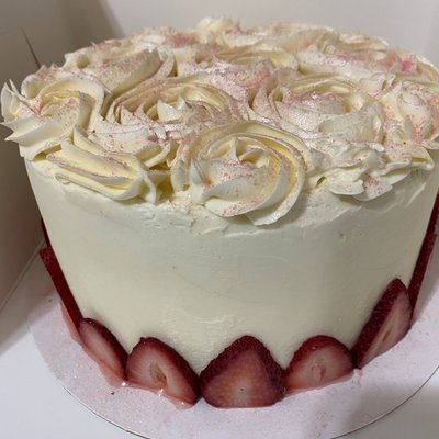 Strawberry Vanilla Bean Cake