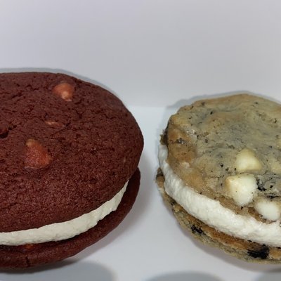 2 Cookie Sandwiches