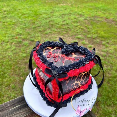 Medium Heart Cake 