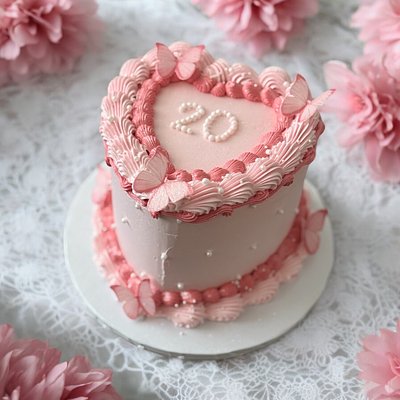 6in Heart Cake- (feeds 10-12)