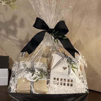 Classic Gift Basket