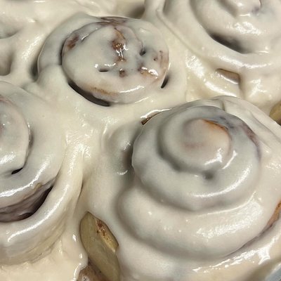 4 Cinnamon Rolls 