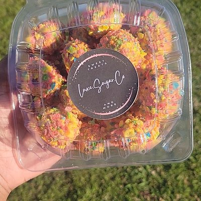 Large FRUITY PEBBLES Grapes