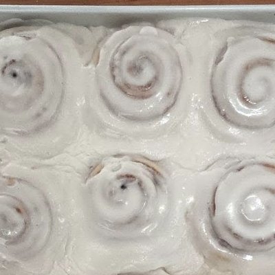 Cinnamon Rolls (6)