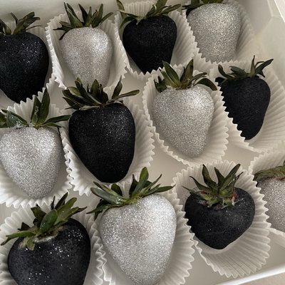 Strawberries 🍫🍓