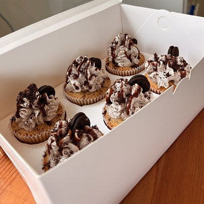 Cookies And Cream Cupcakes- 6pc