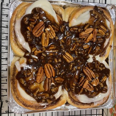 Brown Butter Pecan Cinnamon Rolls 4 Pack