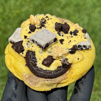 Cookies N' Cream Lemon Twist Cookie