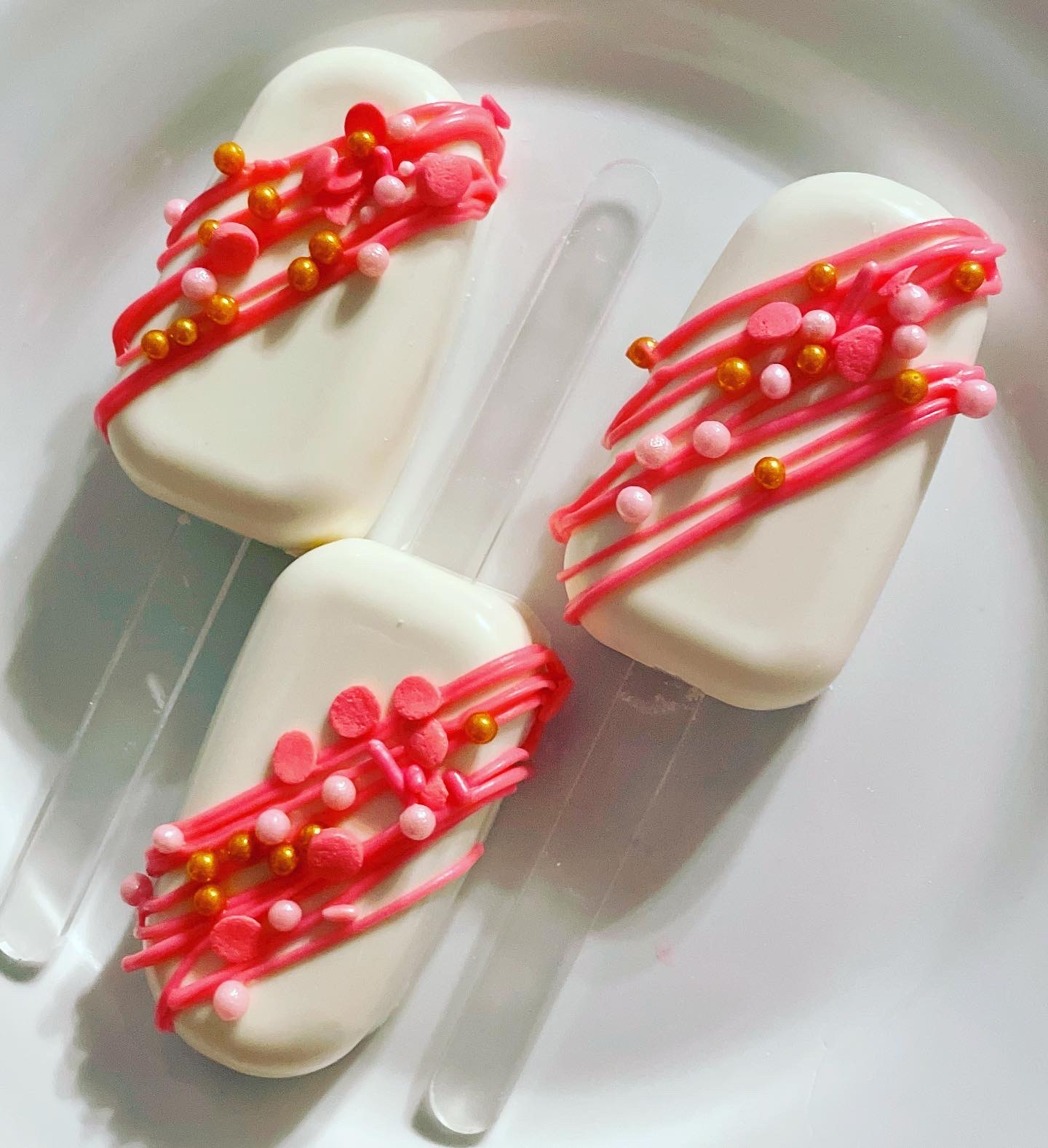 Dozen Cakesicles